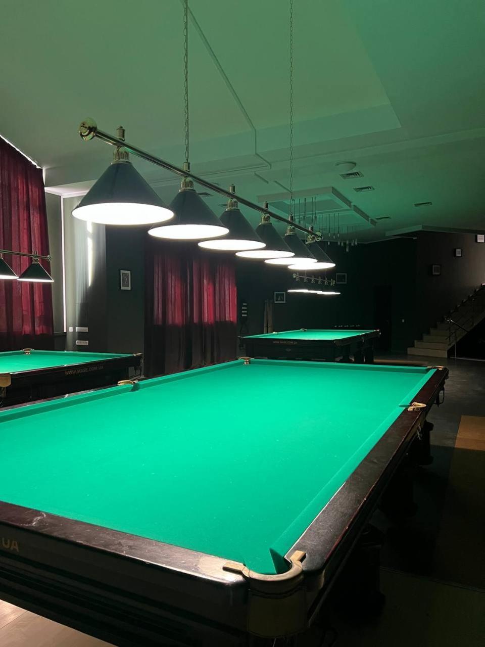 Knyazhyi Dvir Hotel Knyazhichi  Buitenkant foto